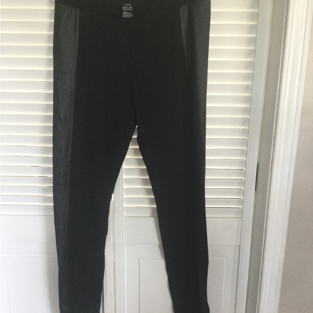 Hue Black Leggings with Leatherette Side Panels Size M
